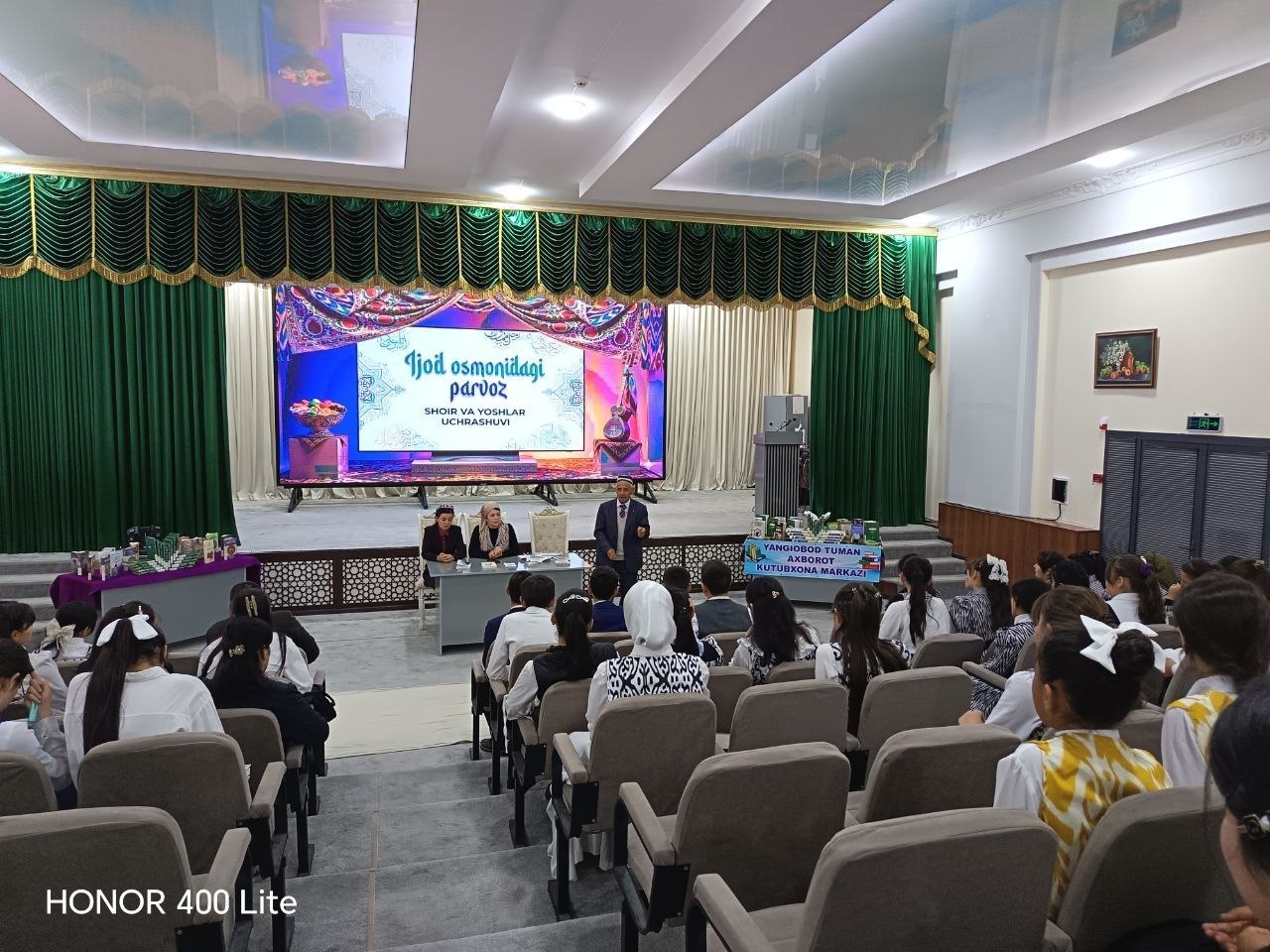 Ijod osmonidagi parvoz